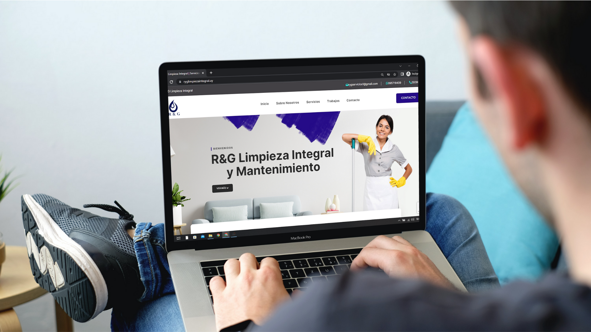 Pantalla de computadora donde muestra el inicio del sitio web de Inmobiliaria R&G Limpieza Integral | Diseños de Paginas Web